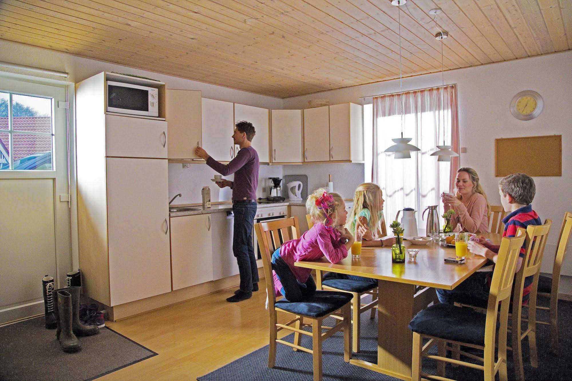 Enjoy Resorts Marina Fiskenaes - Wellness & Waterpark Gråsten エクステリア 写真